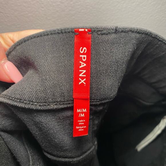 Spanx Women's size Medium Straight Leg Pants Vintage Black Ankle Denim Preppy - Picture 3 of 11